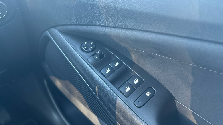 Vauxhall Crossland 1.2 Turbo Ultimate 5dr Petrol Hatchback